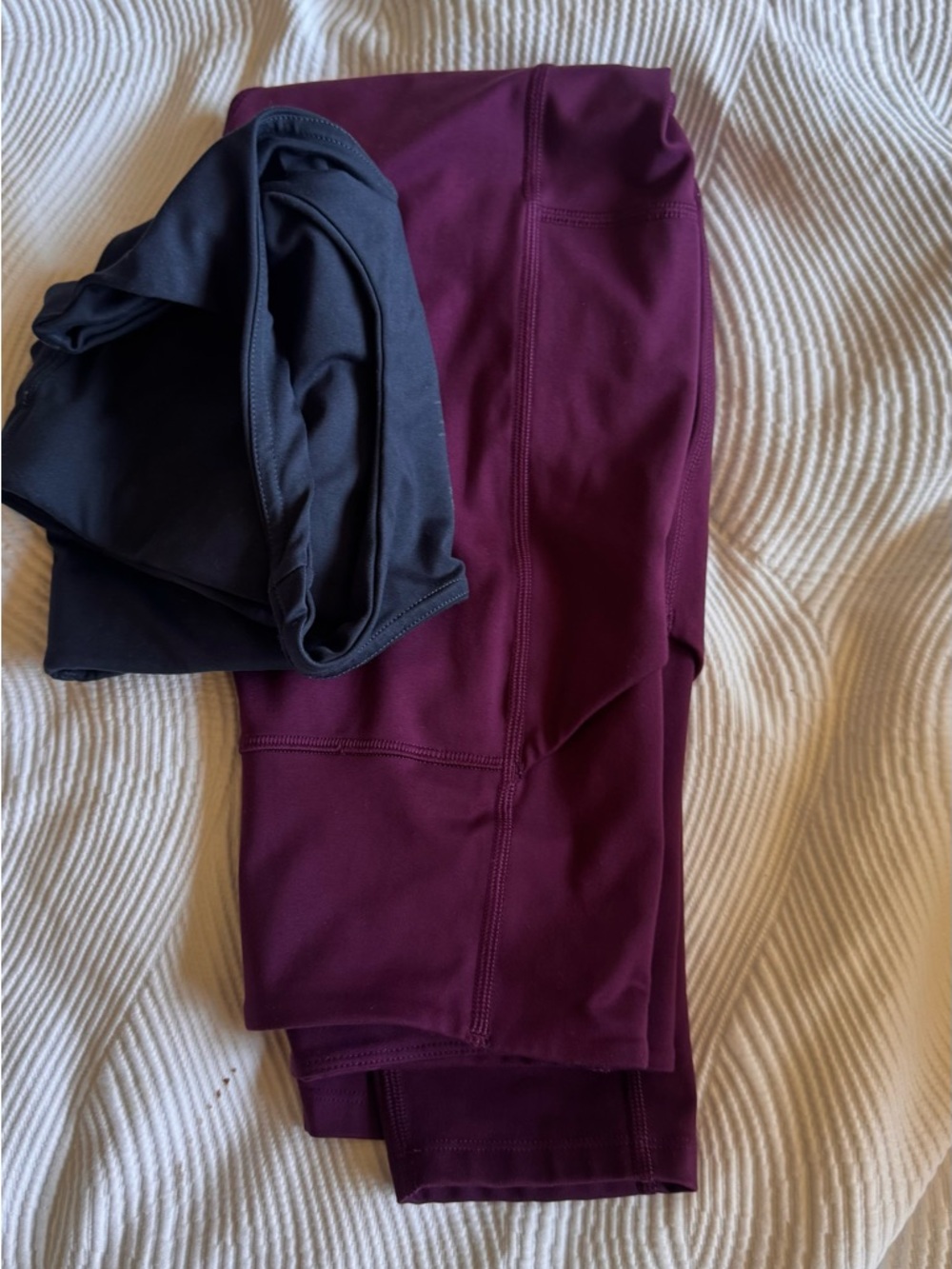 Bundle girlfriend collective Navy Sports Bra and Plum Leggings - Picture 5 of 5